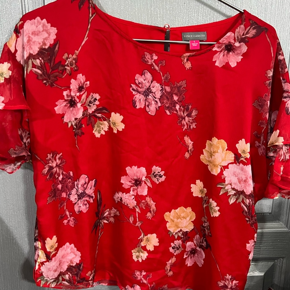 Short sleeve flowy shirt